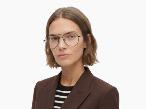 Woman model wearing Dali black metal eyeglasses from Vediview
