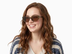 Woman model wearing Brancusi green TR90 sunglasses from Vediview