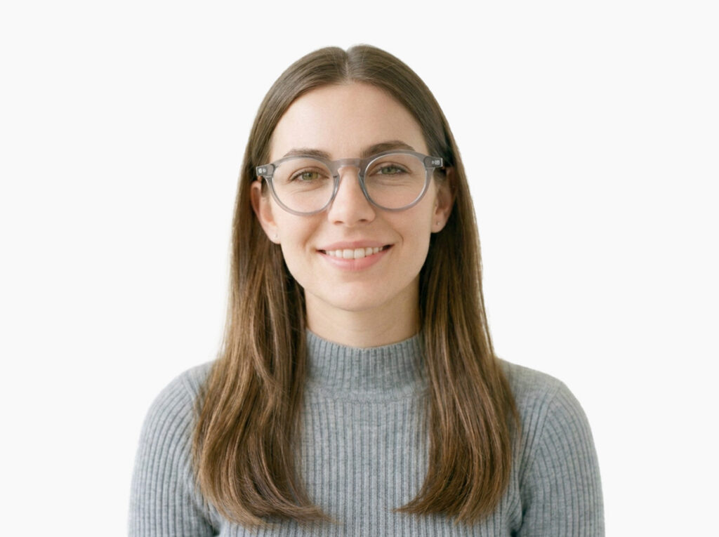 Woman model wearing Breuer grey acetate eyeglasses from Vediview