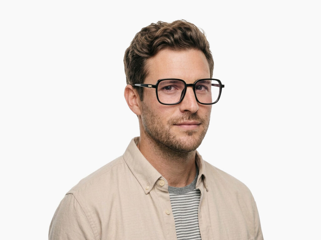 Man model wearing Calder black TR90 eyeglasses from Vediview