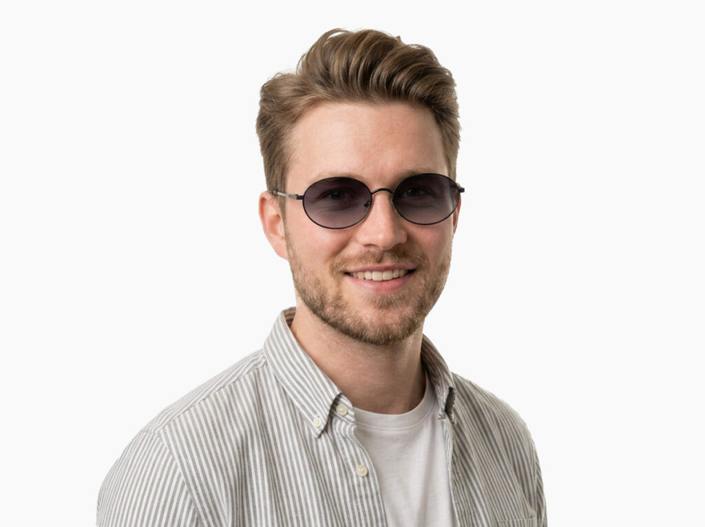 Man model wearing Alva black metal sunglasses from Vediview