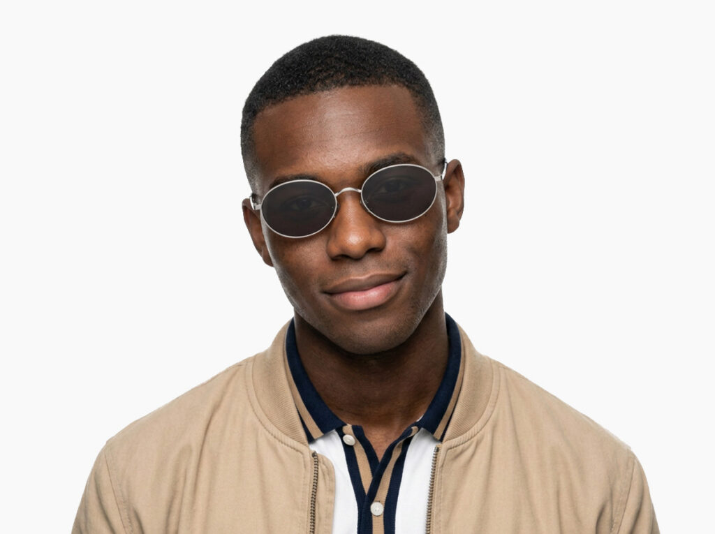 Man model wearing Alva silver metal sunglasses from Vediview