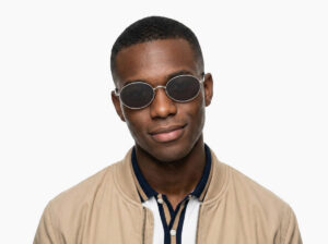 Man model wearing Alva silver metal sunglasses from Vediview