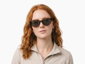 Woman model wearing Callas tortoise acetate sunglasses from Vediview