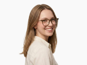 Woman model wearing Merce brown green TR90 eyeglasses from Vediview