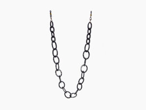 Front view of the black acetate chunky link chain from Vediview